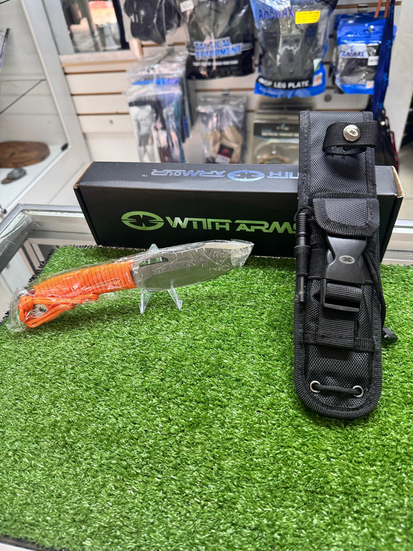 Cuchillo tactico WITH ARMOUR